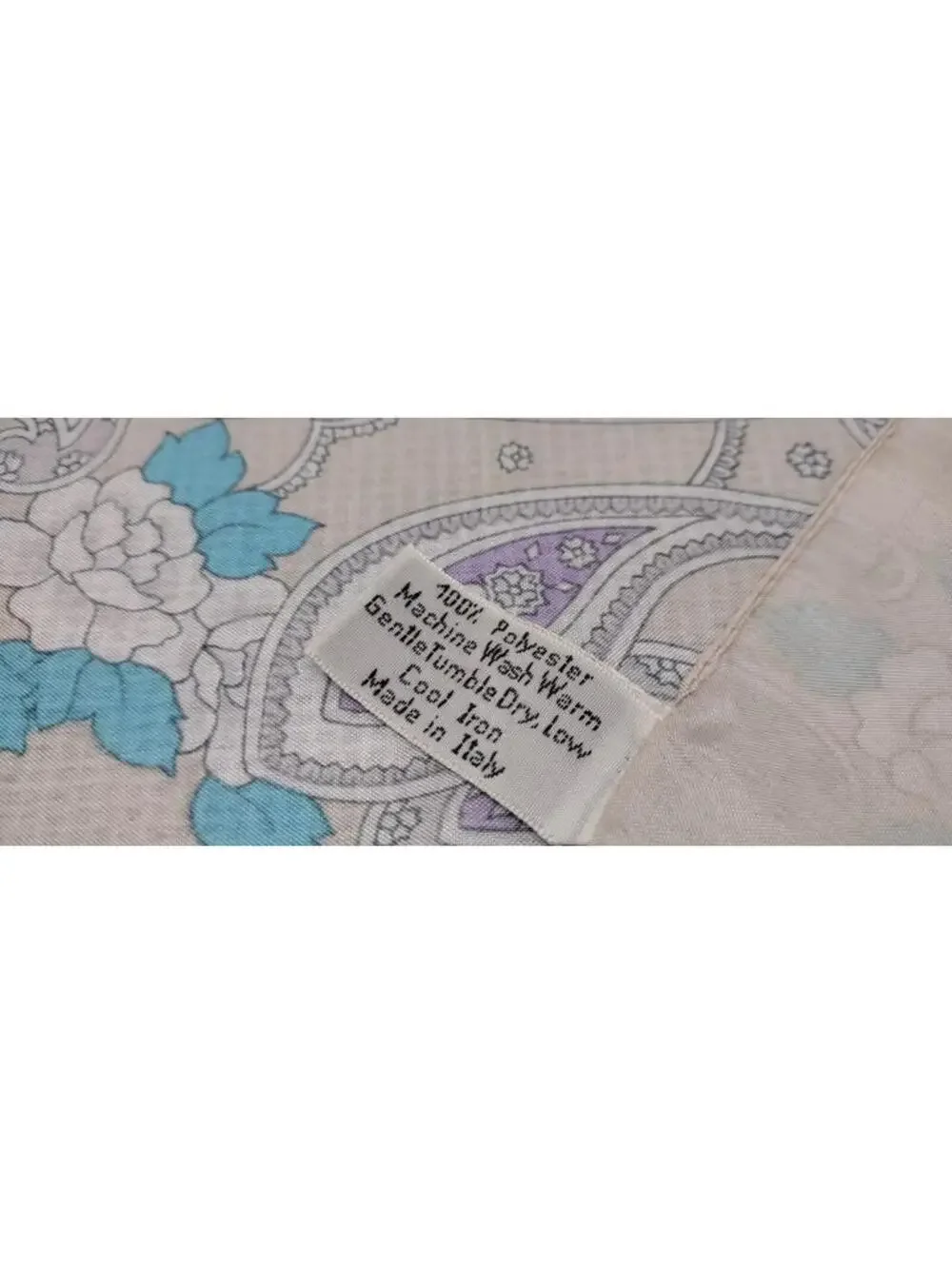 Vintage SARAH CONVENTRY Beige Lilac Lavender Scarf Tan 31 x 31 inches Large Wide